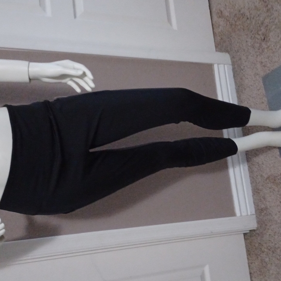 - Woman's  tahari sport leggings - Picture 1 of 6
